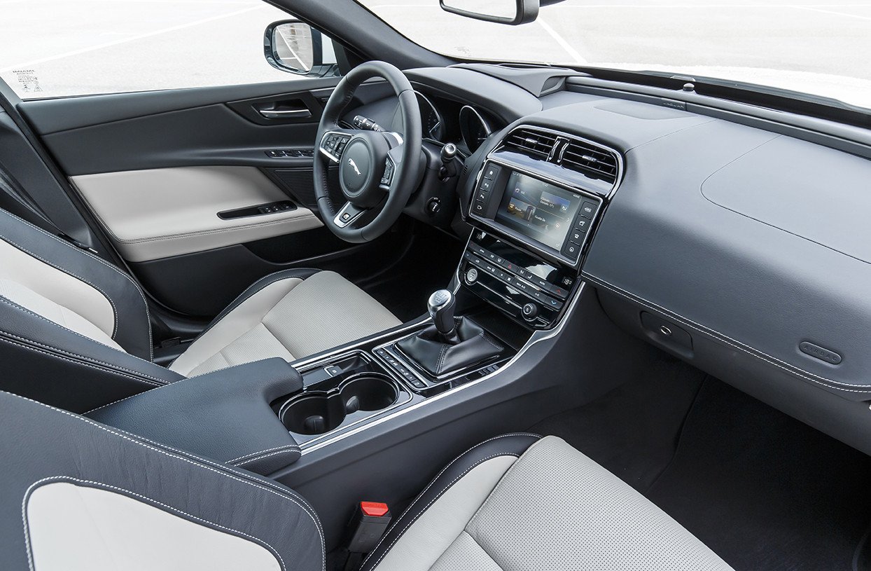 Jaguar XE 2015, prueba de gama