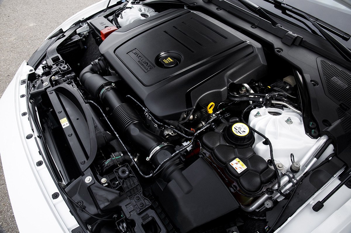 Jaguar XE 2015, prueba de gama
