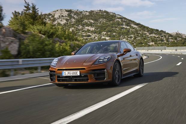 Desde 125.000 €, Porsche renueva el Panamera con más potencia, tecnología y confort