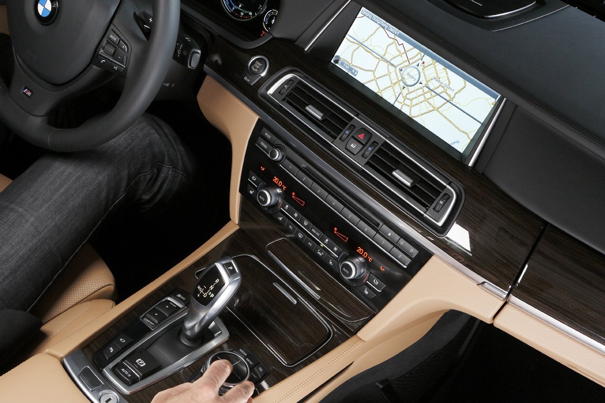 Audi connect frente a BMW ConnectedDrive: un mundo de servicios en red
