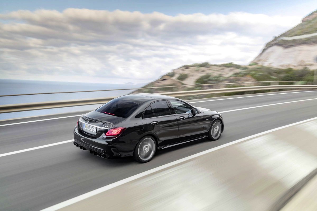 Mercedes-AMG actualiza también el C 43 con más potencia