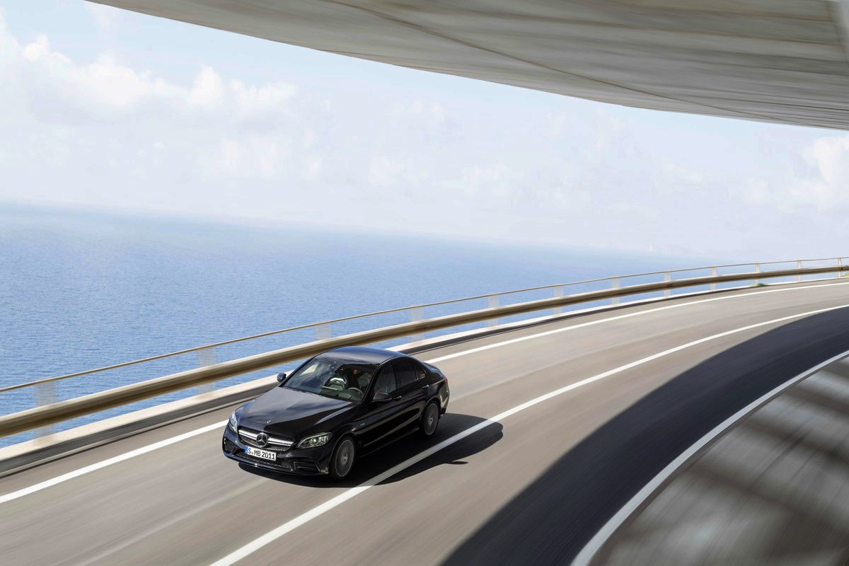 Mercedes-AMG actualiza también el C 43 con más potencia