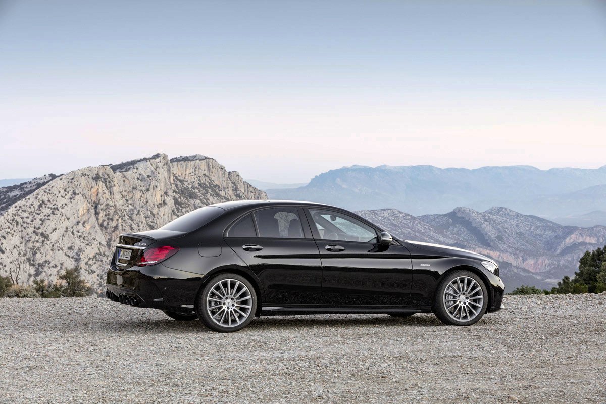 Mercedes-AMG actualiza también el C 43 con más potencia