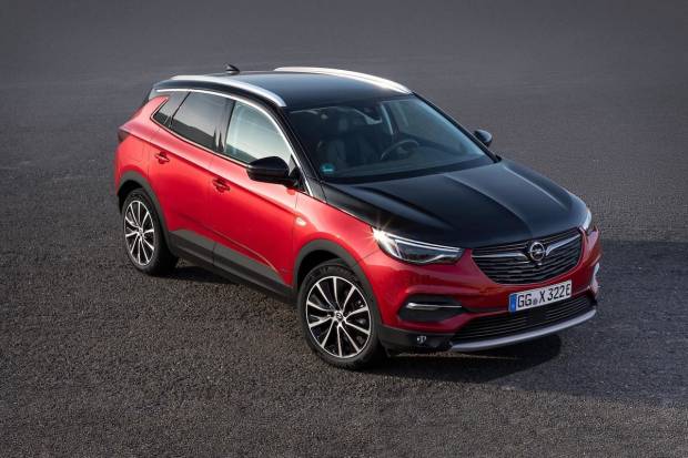 Opel Grandland X Hybrid4, enchufable, 4x4 y 300 CV