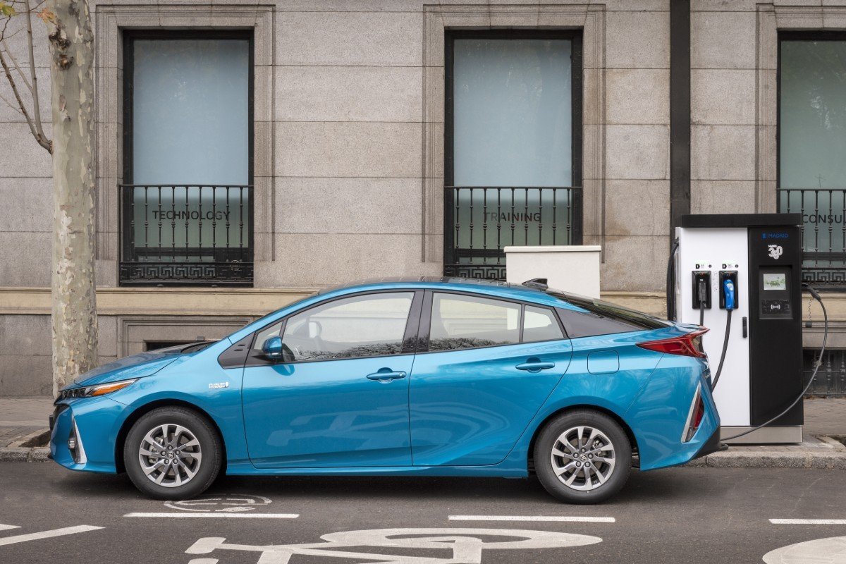 Nuevo Toyota Prius Plug-In: el híbrido enchufable con placas solares
