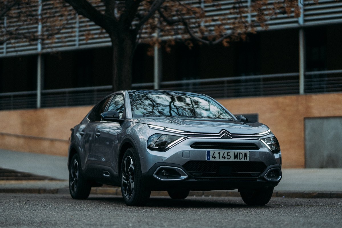 Prueba Citroën C4 X: conduciendo la berlina “made in Spain”