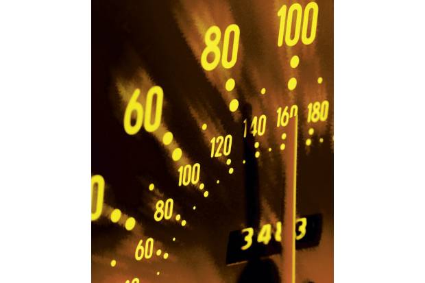 Límite de velocidad: Por fin llega la velocidad variable en autopistas