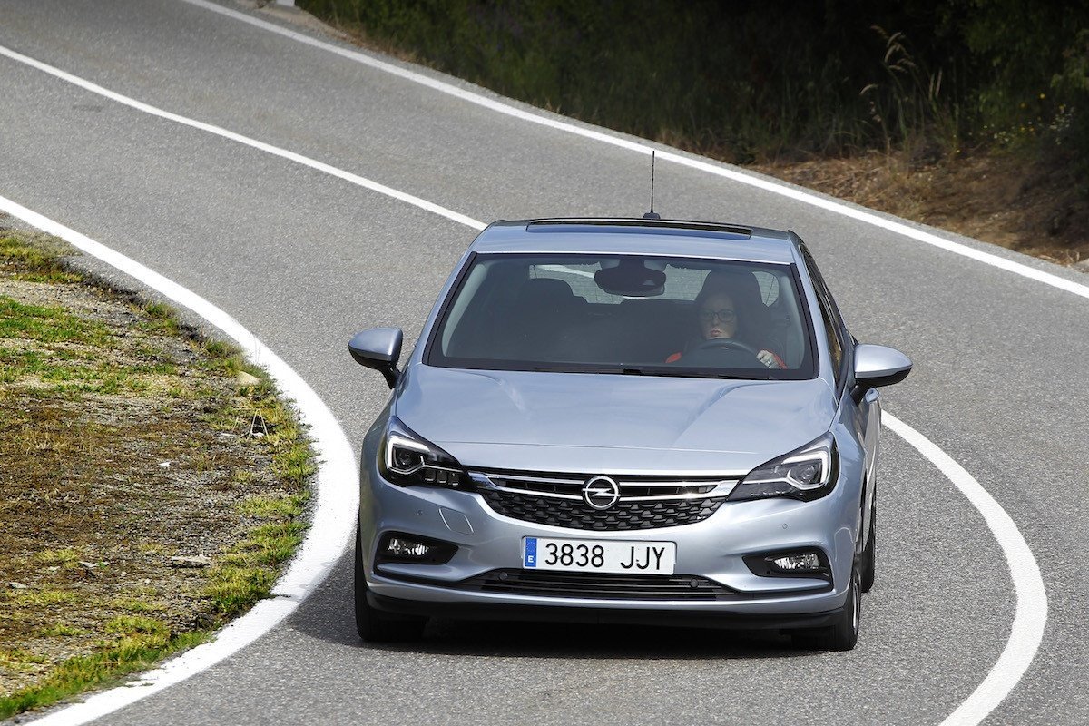 Prueba: nuevo Opel Astra vs Volkswagen Golf 7