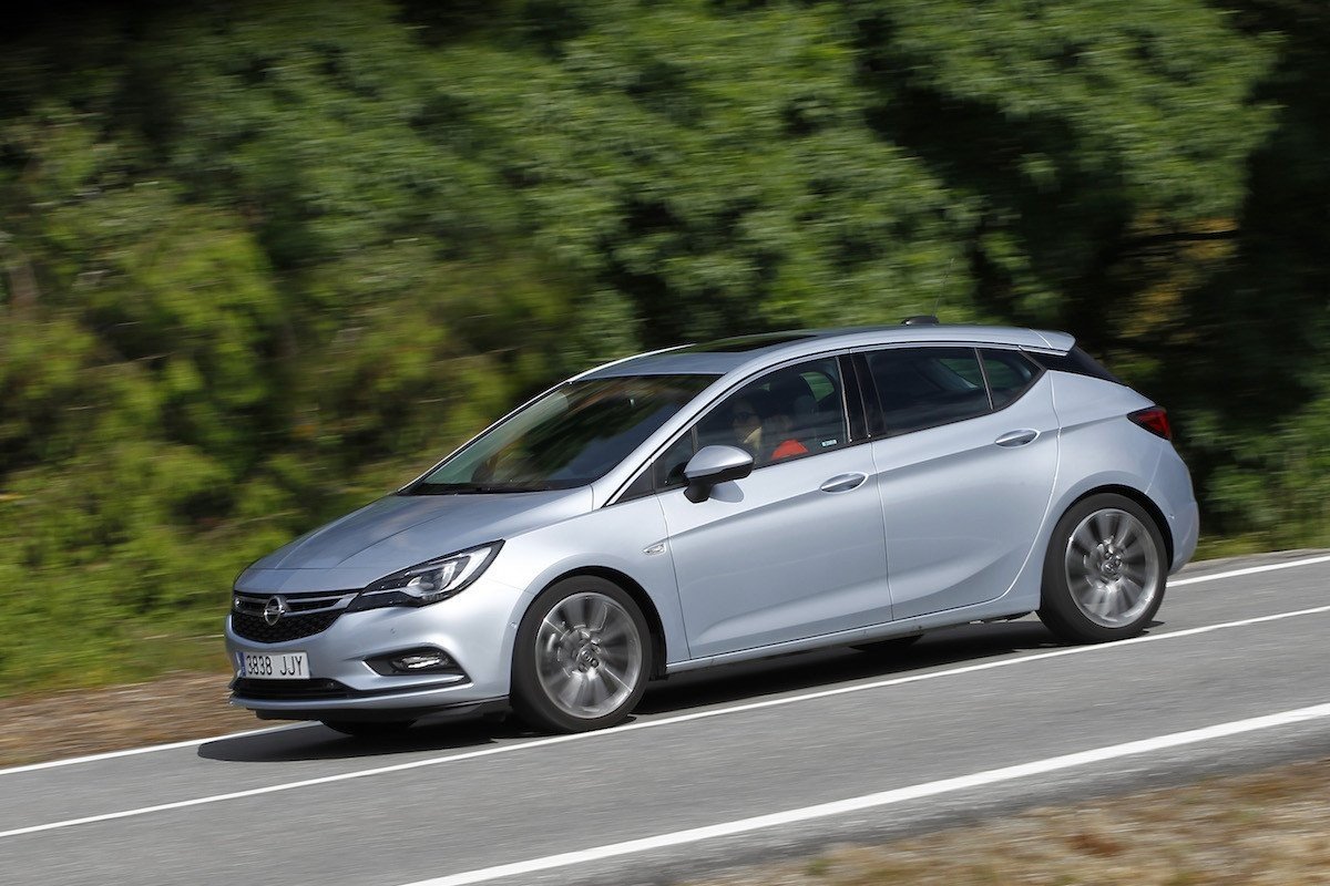 Prueba: nuevo Opel Astra vs Volkswagen Golf 7