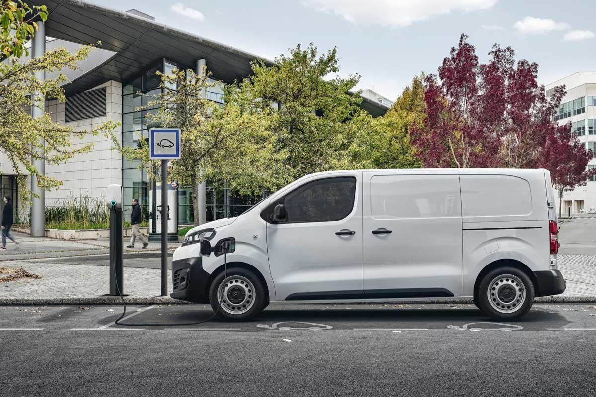 Peugeot e-Expert, Citroën ë-Jumpy y Opel Vivaro-e: similitudes y diferencias