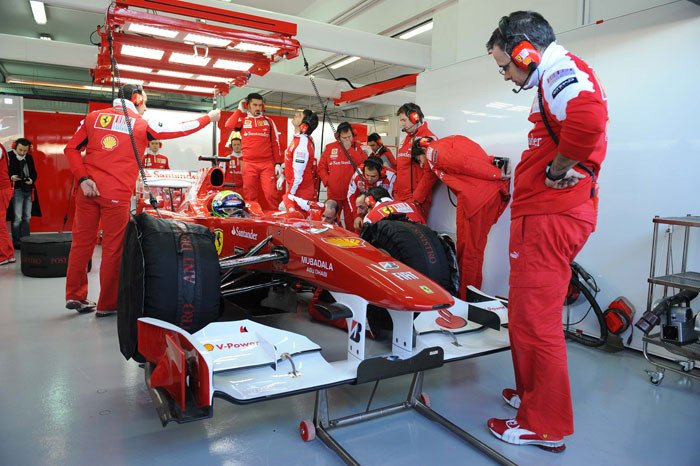F1: Fernando Alonso se pone al volante 