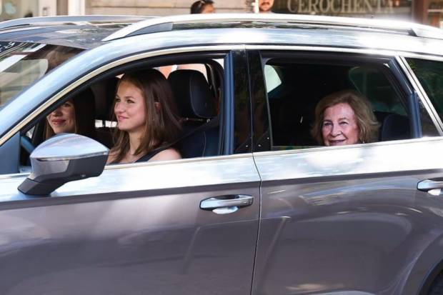La Familia Real apuesta por coches de una marca española para desplazarse este verano