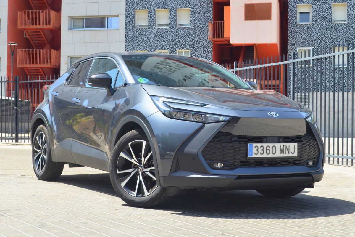 marcas y coches más vendidos en febrero de 2025