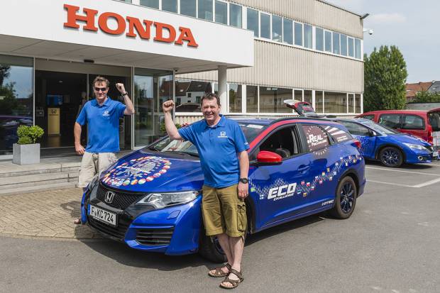 Honda bate el Récord Guinness de consumo: 2.8 l/100 km recorriendo 24 países