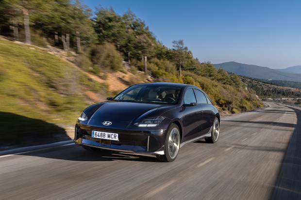 Prueba Hyundai IONIQ 6: opinión, precios y autonomía de una berlina eléctrica