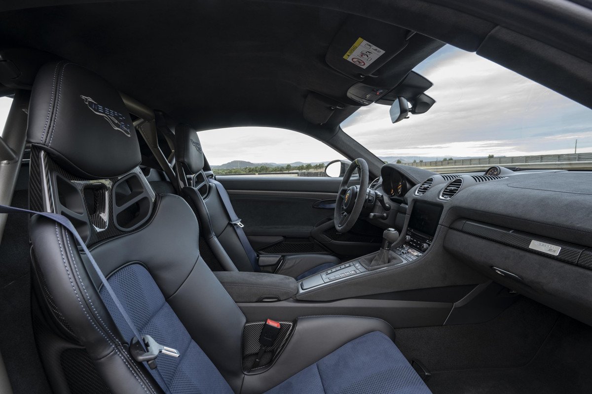Nuevo Porsche 718 Cayman GT4 RS: el deportivo llevado al límite