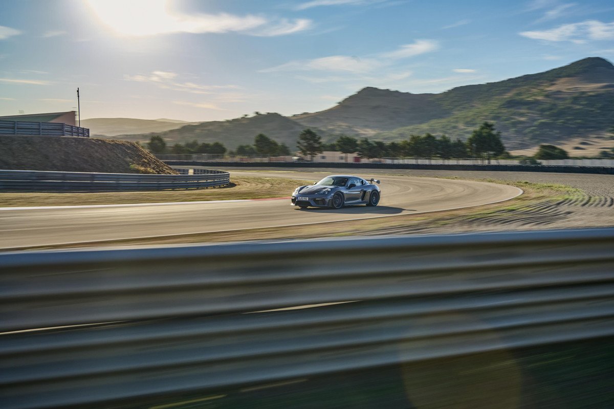 Nuevo Porsche 718 Cayman GT4 RS: el deportivo llevado al límite