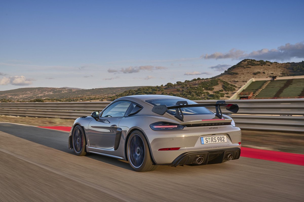 Nuevo Porsche 718 Cayman GT4 RS: el deportivo llevado al límite