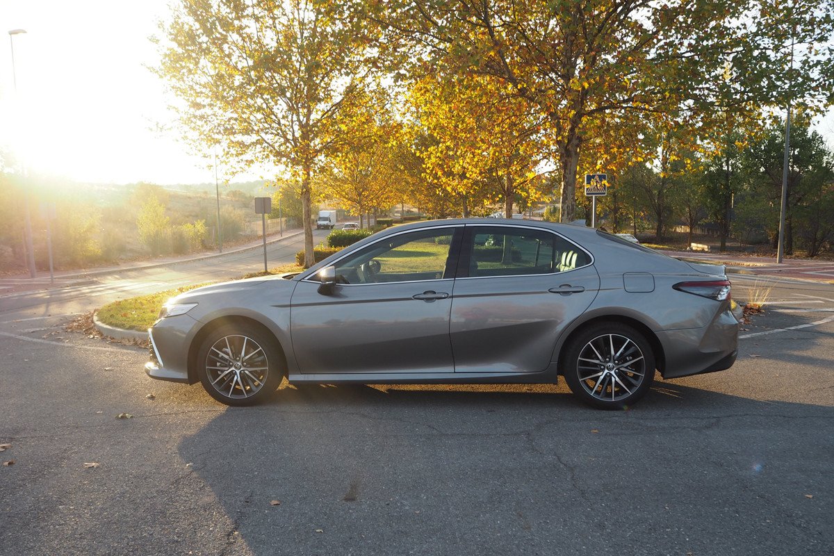 Prueba y opinión del Toyota Camry: comportamiento, consumo y precio