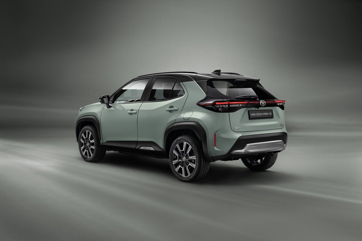 Toyota Yaris Cross SUV urbano culo