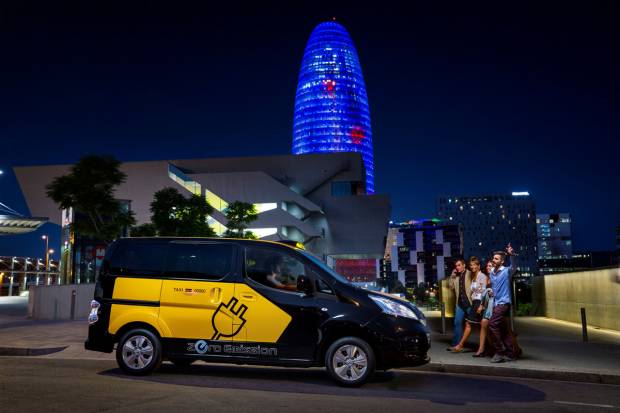 Los taxis de Barcelona se hacen eléctricos con el Nissan e-NV200