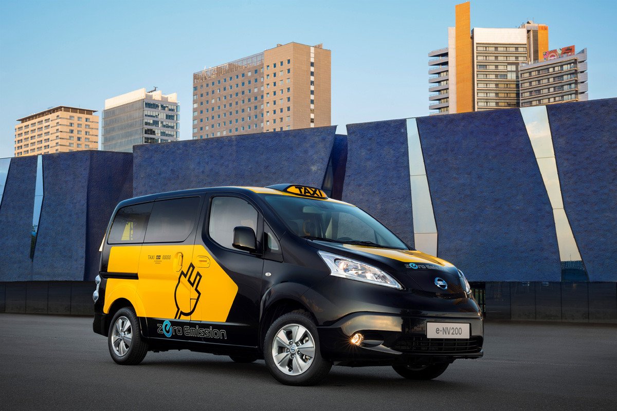 Los taxis de Barcelona se hacen eléctricos con el Nissan e-NV200
