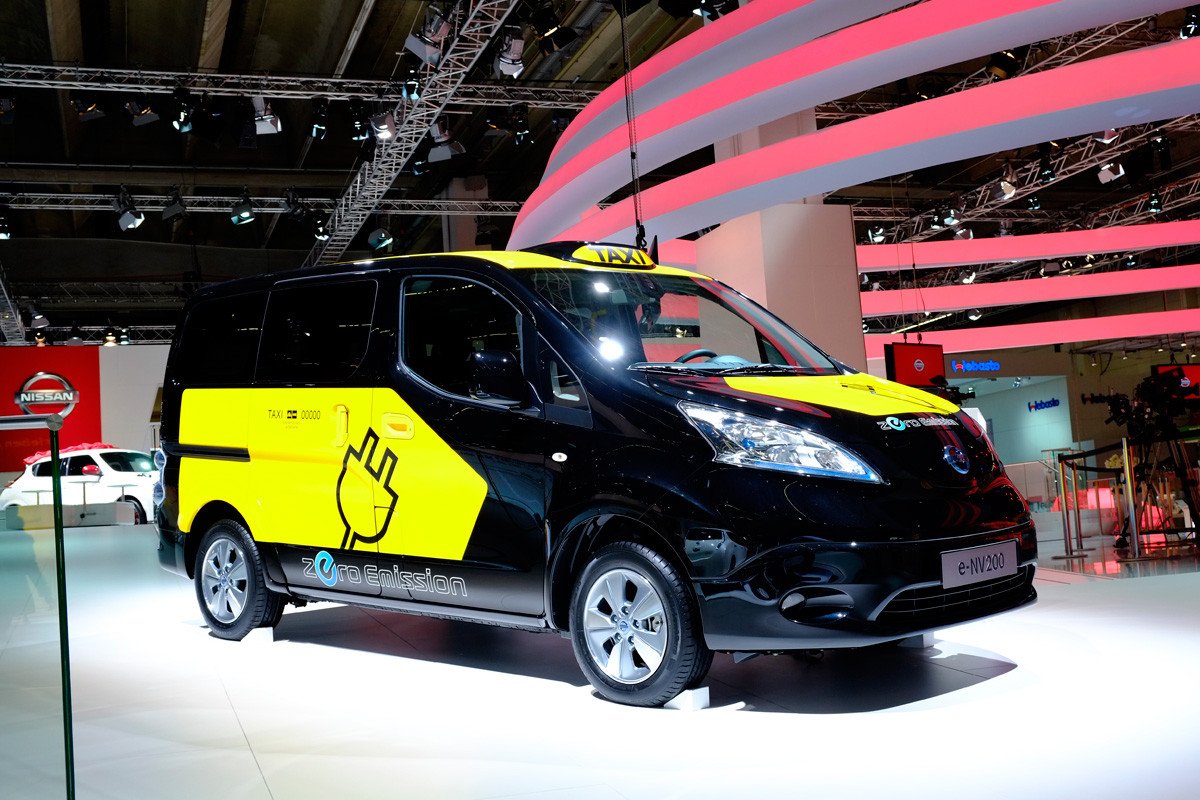 Los taxis de Barcelona se hacen eléctricos con el Nissan e-NV200
