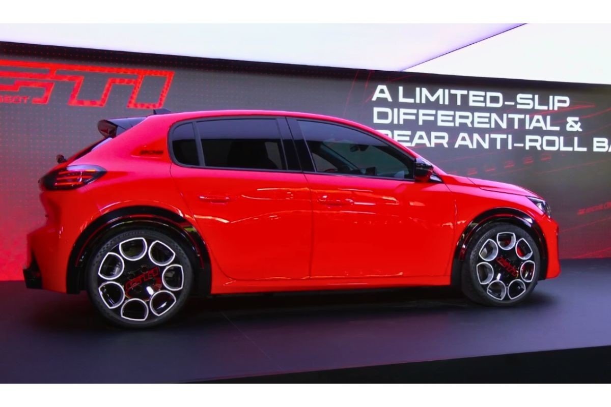 Peugeot e-208 GTI