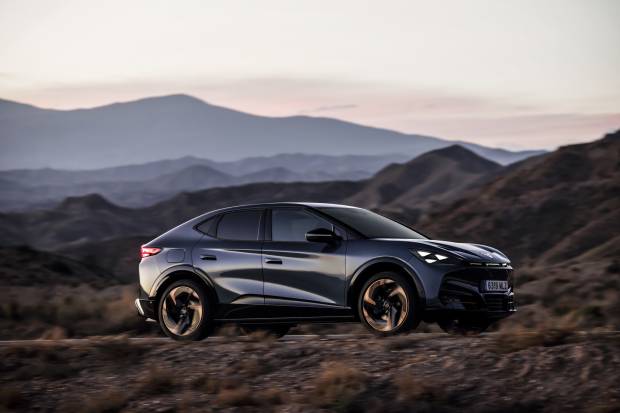 Prueba CUPRA Tavascan: SUV, deportivo, eléctrico y ¿apto para viajar?