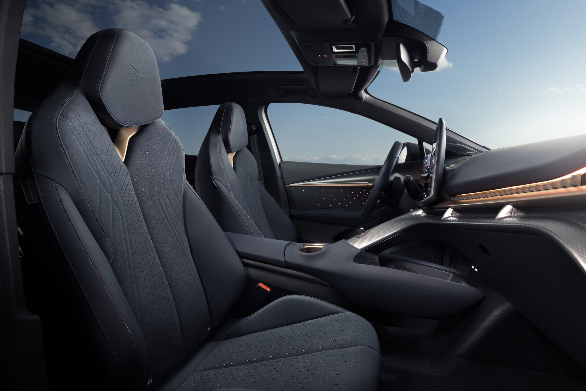 Prueba CUPRA Tavascan: SUV, deportivo, eléctrico y ¿apto para viajar?