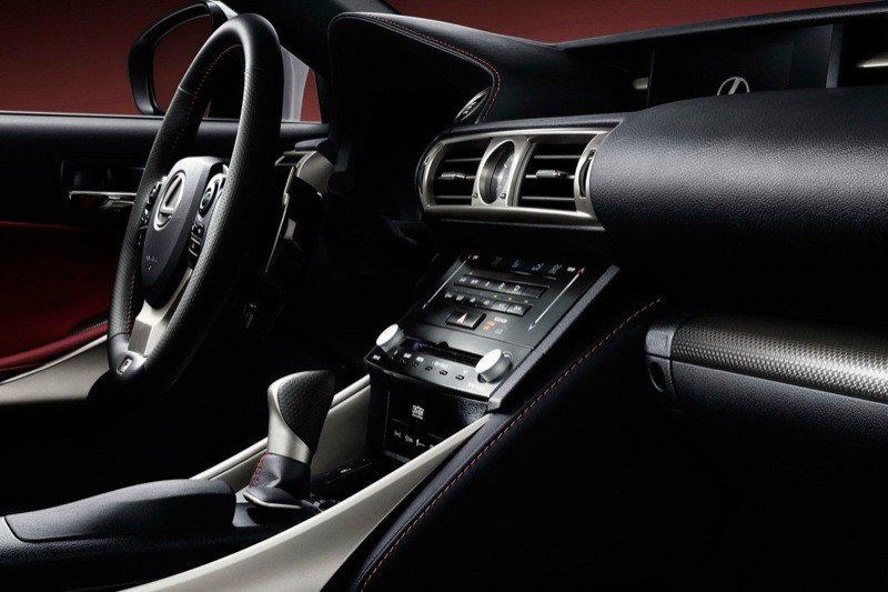 Lexus IS 2014, primeras fotos y datos