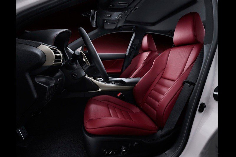 Lexus IS 2014, primeras fotos y datos